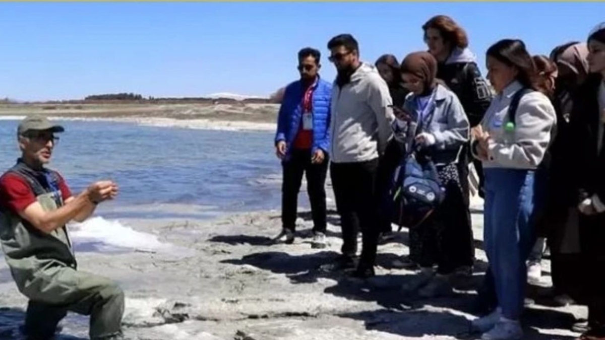 Burdur'da öğrenciler kuraklığı gözleriyle gördü