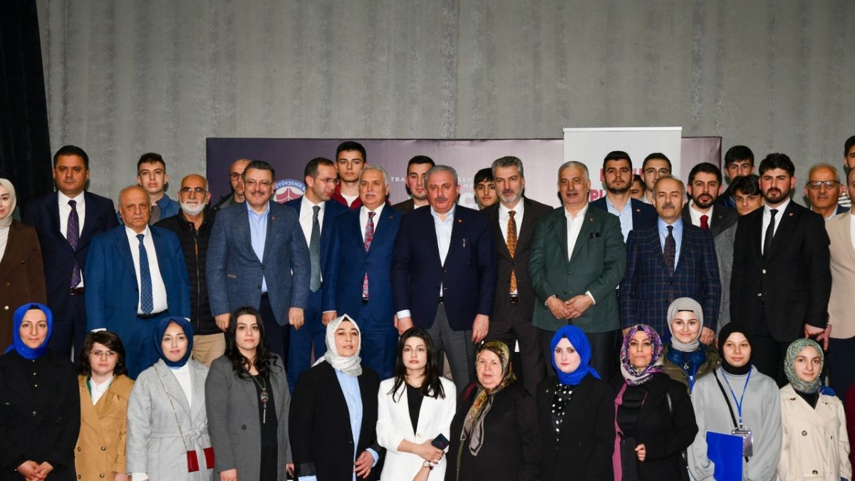 MUSTAFA ŞENTOP, GENÇLİK AKADEMİSİ’NİN KONUĞU OLDU