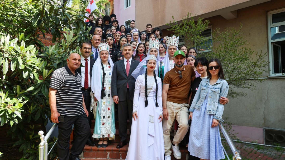 Artvin Valisi Ergün, dost ve kardeş ülke Gürcistan’ın çocuklarını unutmadı
