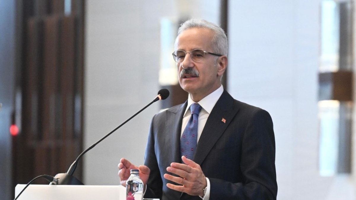 Bakan Uraloğlu, GSM operatörleriyle bir araya gelecek