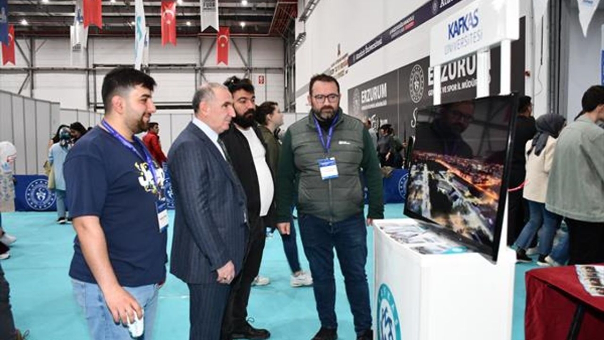 KAÜ, Kuzeydoğu Anadolu Kariyer Fuarı’na katıldı
