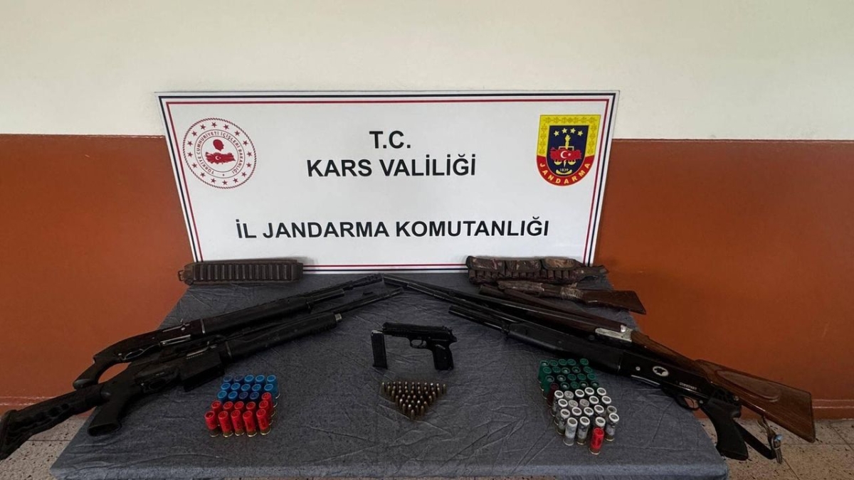 Kars'ta 4 adrese eş zamanlı operasyon düzenlendi