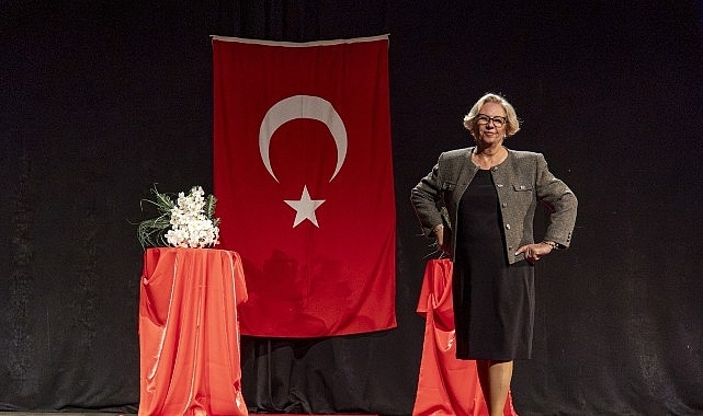 Karşıyaka’nın çınarlarından renkli defile 
