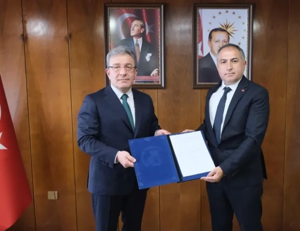 DEÜ’de Emekçilere Toplu Sözleşme Sevinci

