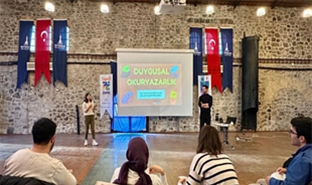 İzmirli gençler 