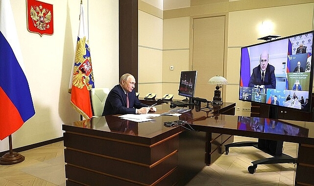 Putin'den Ekonomik Konulara İlişkin Toplantı