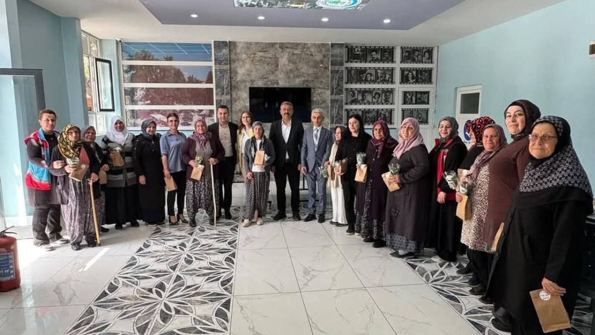 Isparta'da şehit anneleri onuruna Anneler Günü kahvaltısı düzenlendi