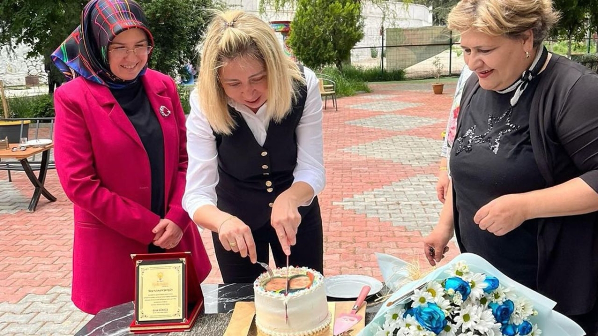 Isparta'da Anneler Günü kapsamında yüreklere dokunan sürpriz