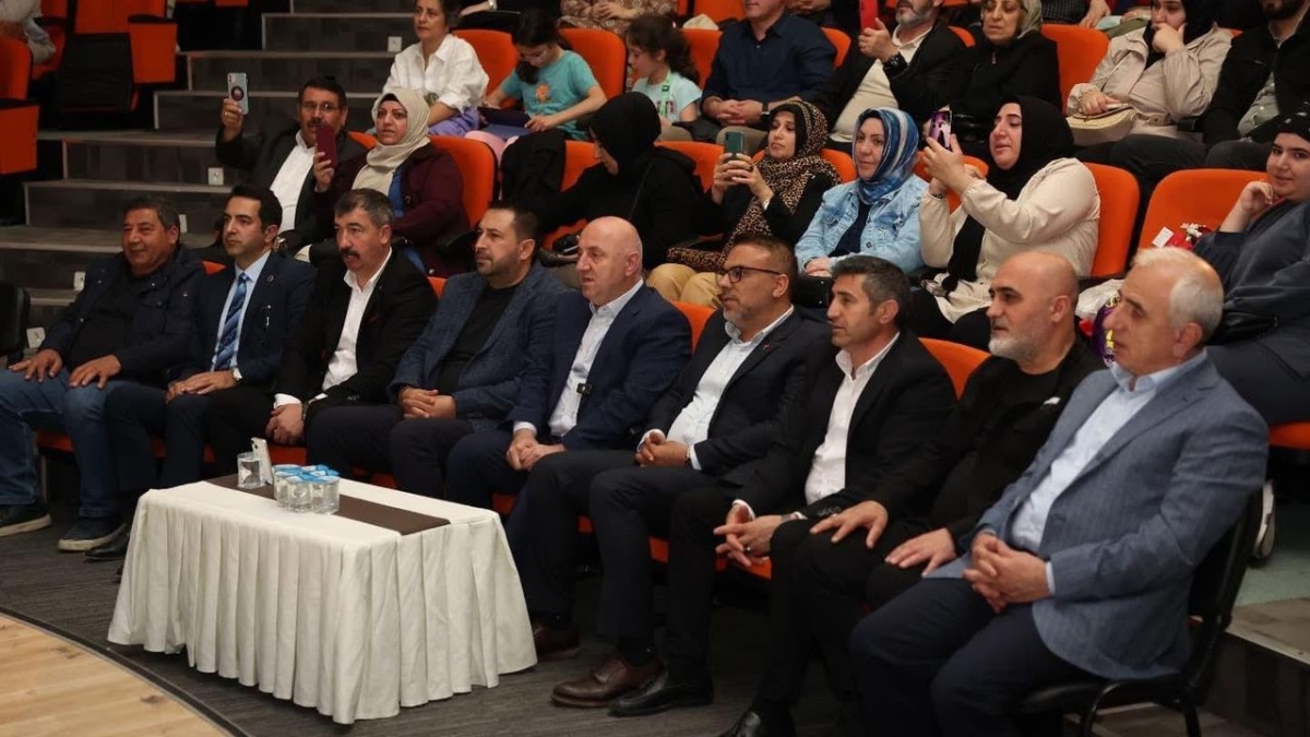 Darıca Karslılar Derneği, Âşık Maksut Feryâdî'nin konserinde buluştu
