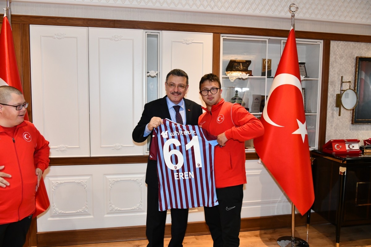 Başkan Genç’ten Down Sendromlu Milli Sporculara Moral Desteği