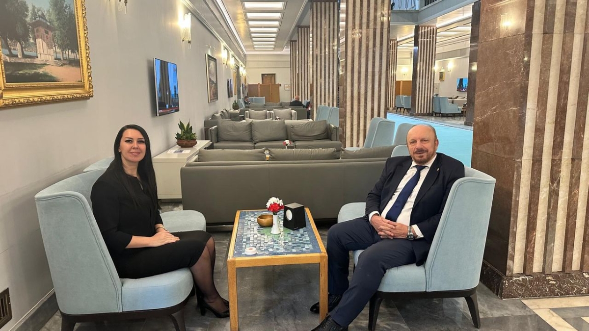Deniz Özbakır ve Hüseyin Özbakır'dan 19 Mayıs mesajı