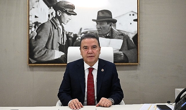 Başkan Muhittin Böcek'in 19 Mayıs Atatürk'ü Anma Gençlik ve Spor Bayramı Mesajı