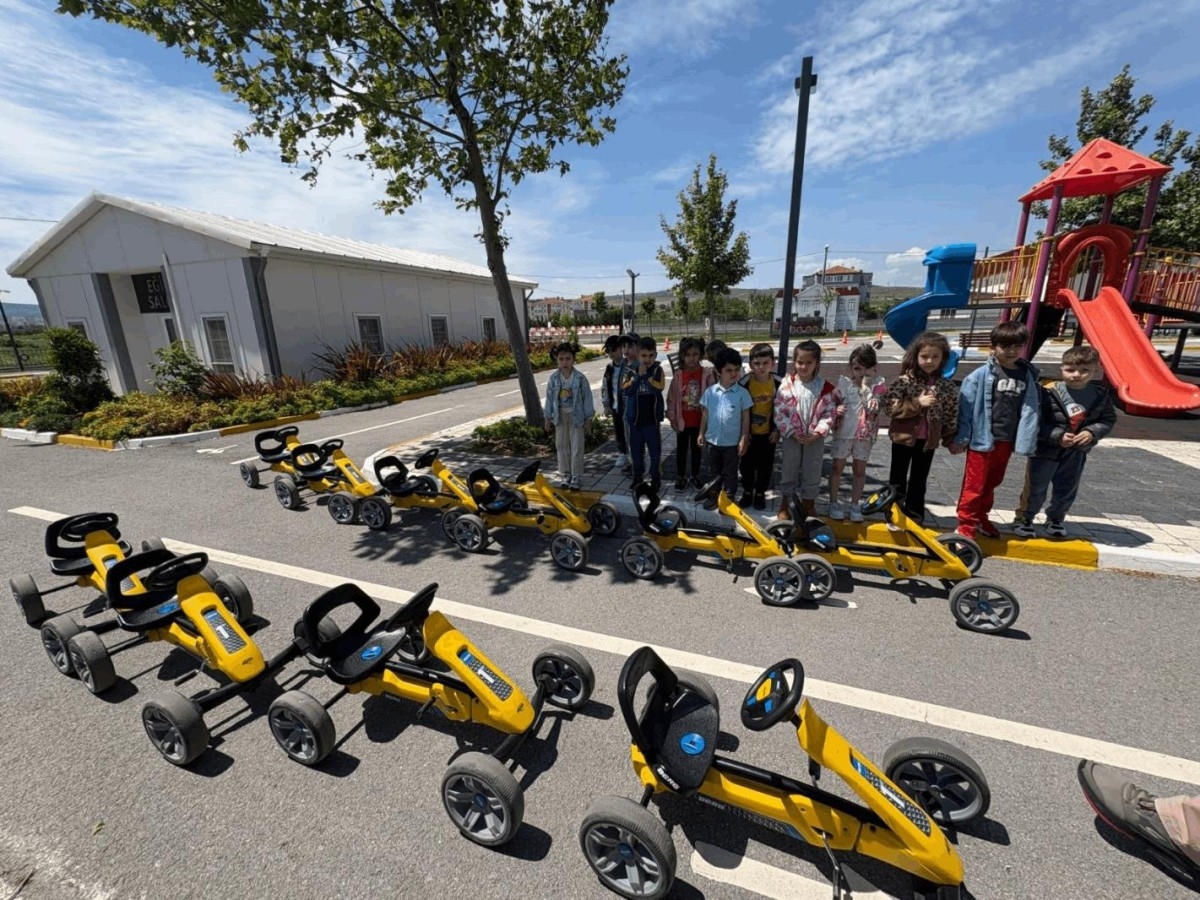 Miniklere Trafik Bilinci Uygulamalı Eğitimle Aşılanıyor