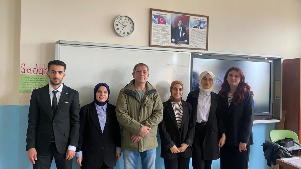 Kars'ta öğretmen adayları anlamlı bir projeye imza attı