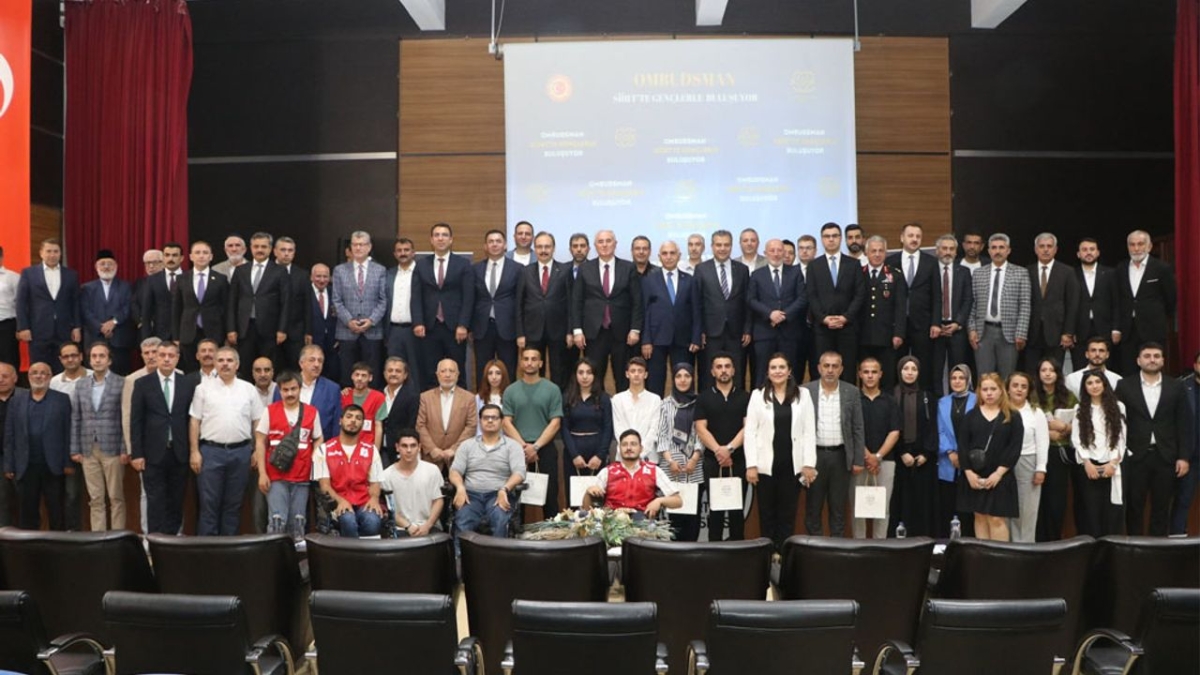 Ombudsman Mehmet Akarca, Siirt’te gençlerle buluştu