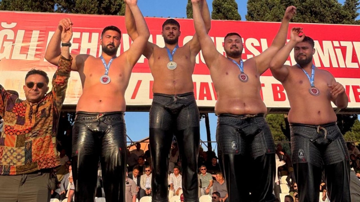 Kemer Belediye güreşçisinden üçüncülük