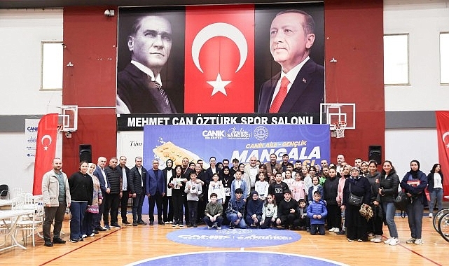 Canik Belediyesi'nin ilçede düzenlediği Canik Aile Gençlik Mangala Turnuvası büyük heyecana sahne oldu. 