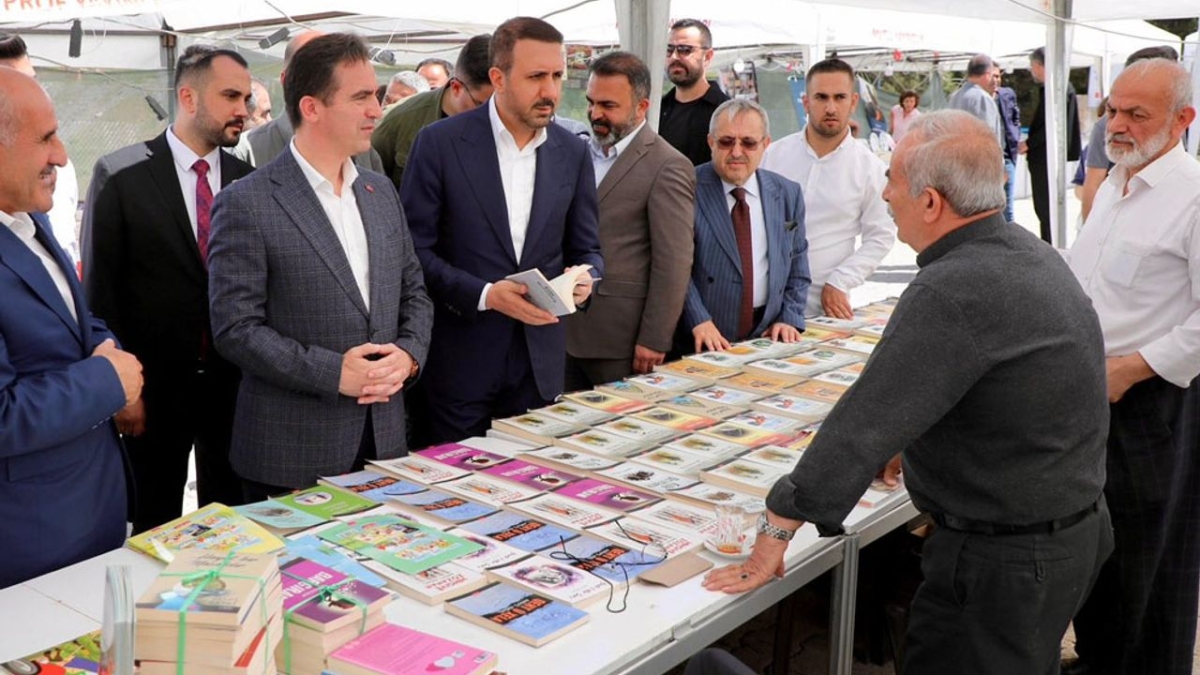 Bitlis Kitap Fuarı’na yoğun ilgi