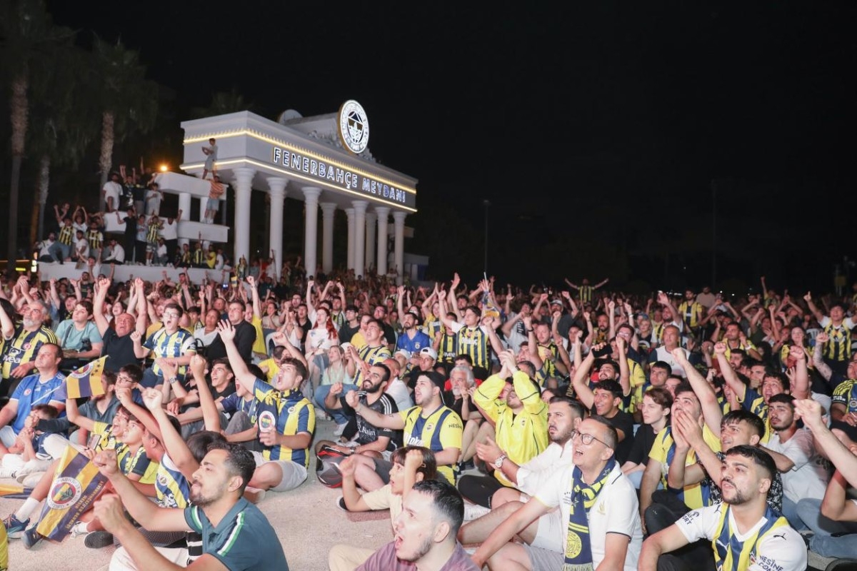 Şampiyonluk Heyecanı Büyükşehir’le Meydanlara Taştı