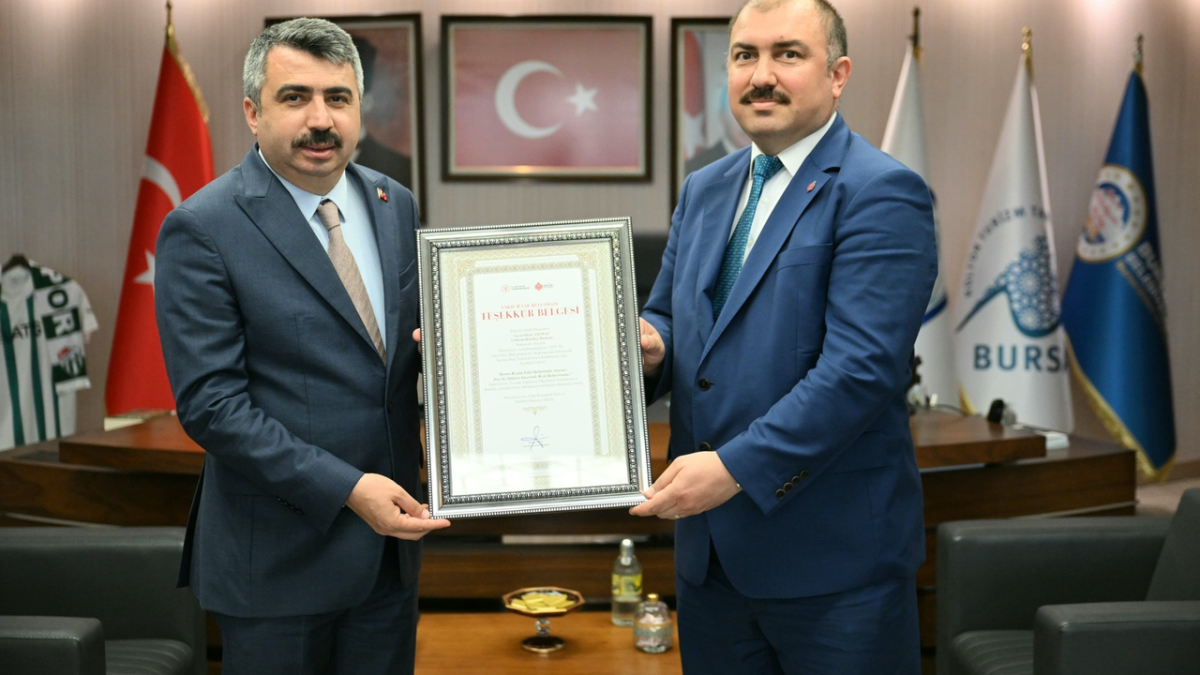 Bursa Vakıflar Bölge Müdürü Yıldız’dan Yıldırım Belediye Başkanı Yılmaz’a nezaket ziyareti