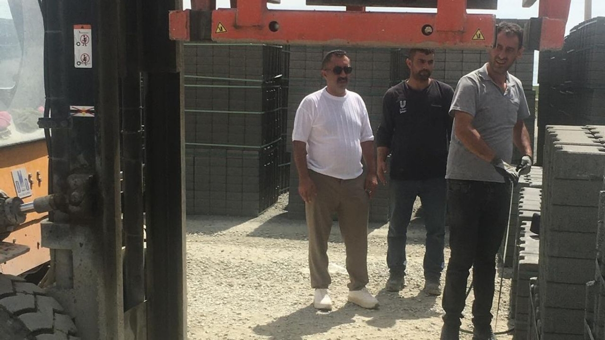 Kars'ta Parke Taş Tesisi ve Sokak Hayvanları Rehabilitasyon Merkezi çalışmaları devam ediyor