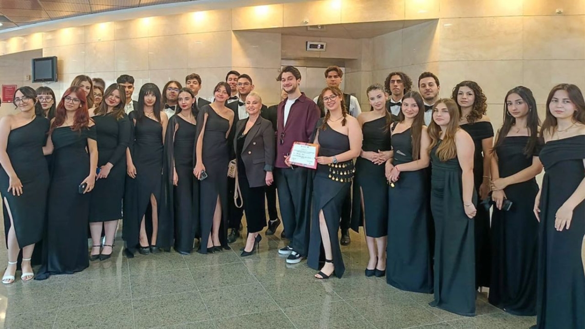 Manisa'nın 'çok sesli'sine İzmir'den çifte ödül