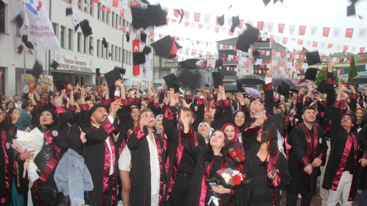 Vakfıkebir MYO’da, 19. dönem mezunlar için tören düzenlendi