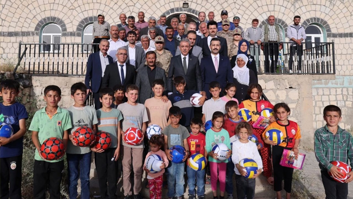 Mardin Valisi Akkoyun, Mazıdağı’nda vatandaşlarla buluştu