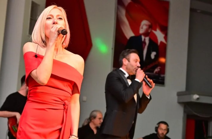 Manisa’da Pop Orkestrası İlk Performansını Gerçekleştirdi

