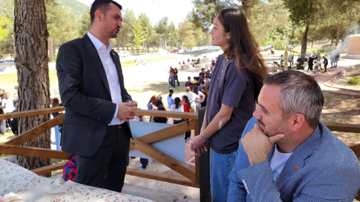 Milletvekili Oğuz gençlerle Millet Ormanı’nda buluştu