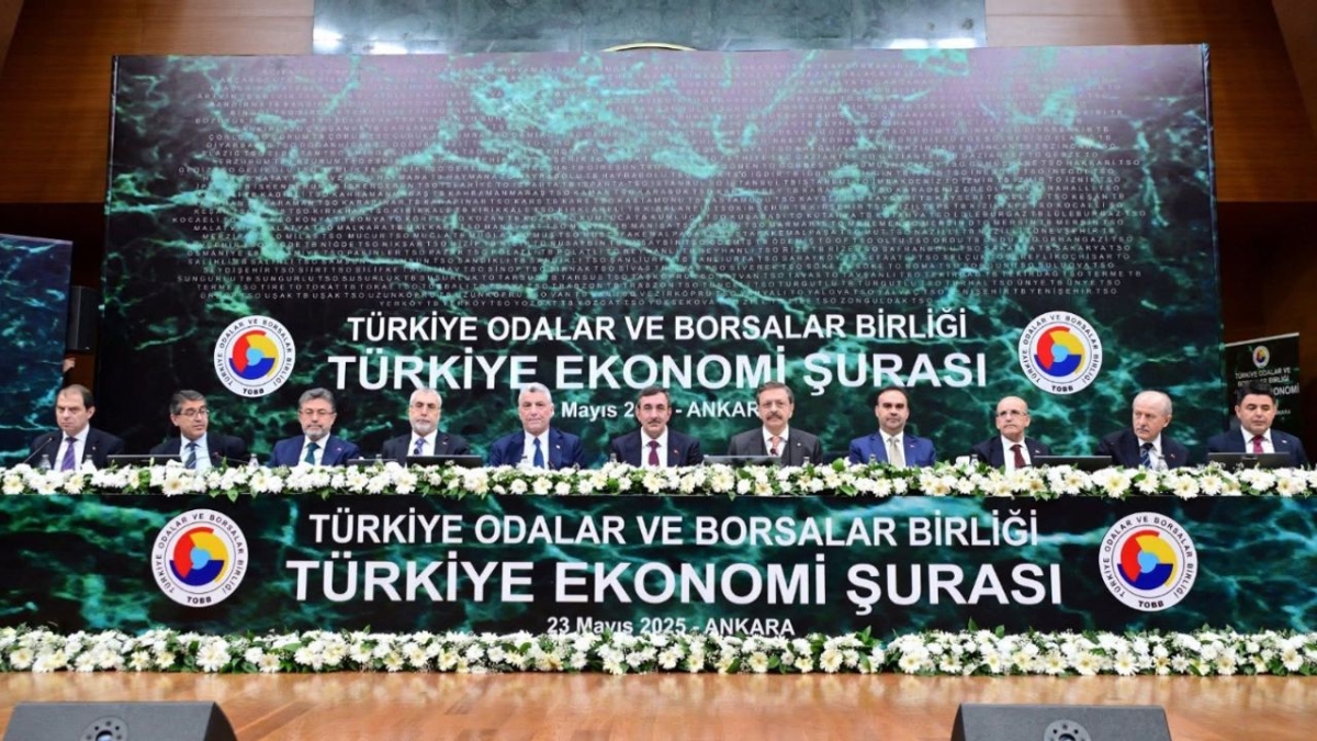 Başkan Çelik iş dünyasının sorunlarını bakanlara iletti