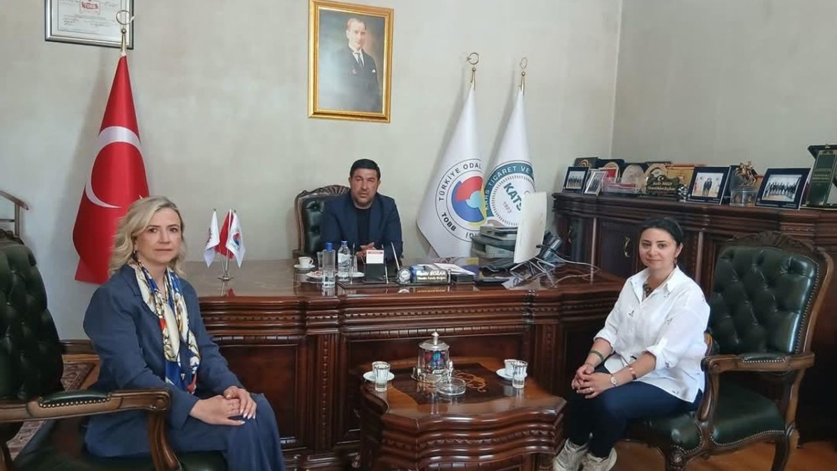Kızılay Kars Şube Başkanı Kübra Hüryurt'tan Kadir Bozan’a ziyaret