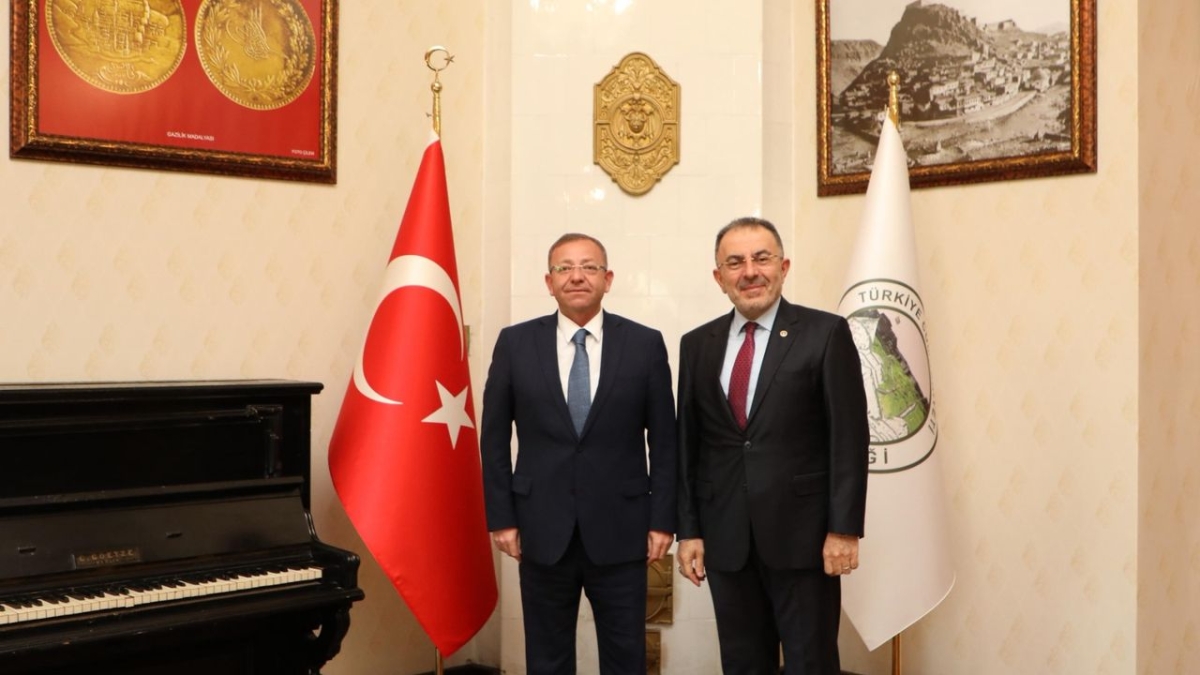Ertuğrul Soysal, Vali Ziya Polat’ı ziyaret etti