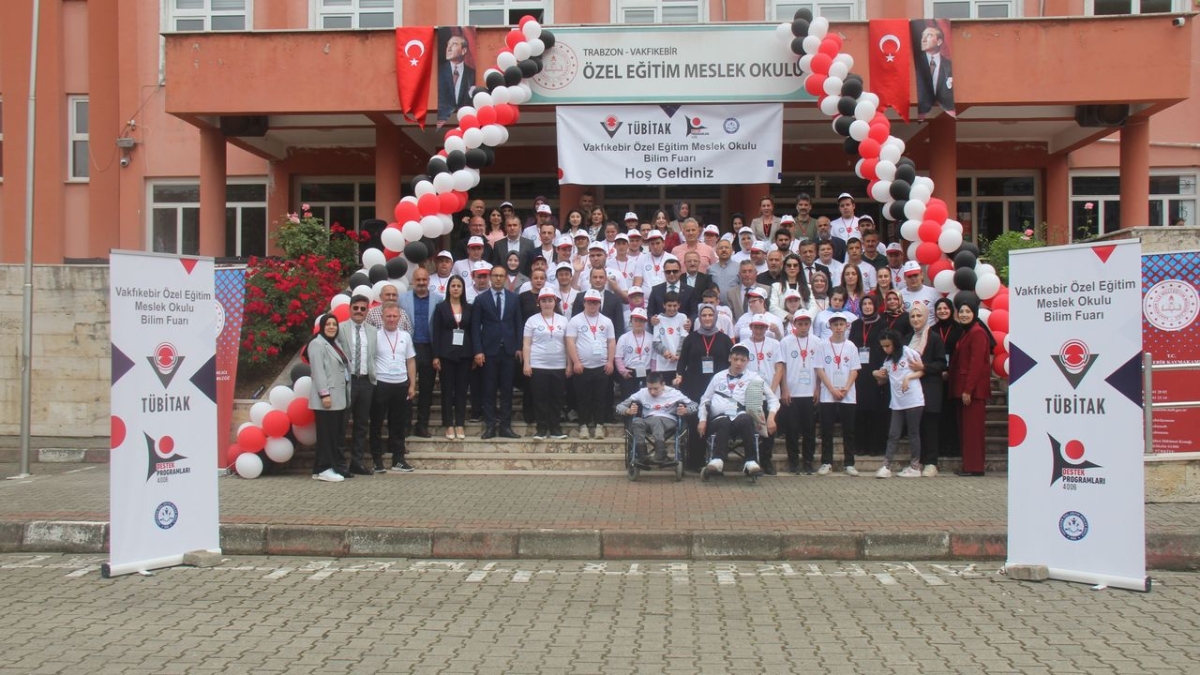 Trabzon'da özel öğrencilerden TÜBİTAK Bilim Fuarı