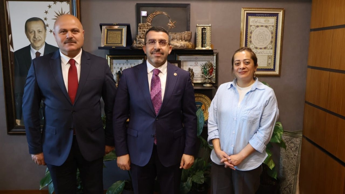 AK Parti Kars Milletvekili Adem Çalkın, İl Başkanı Sancar ve Kadın Kolları ile istişare toplantısı yaptı