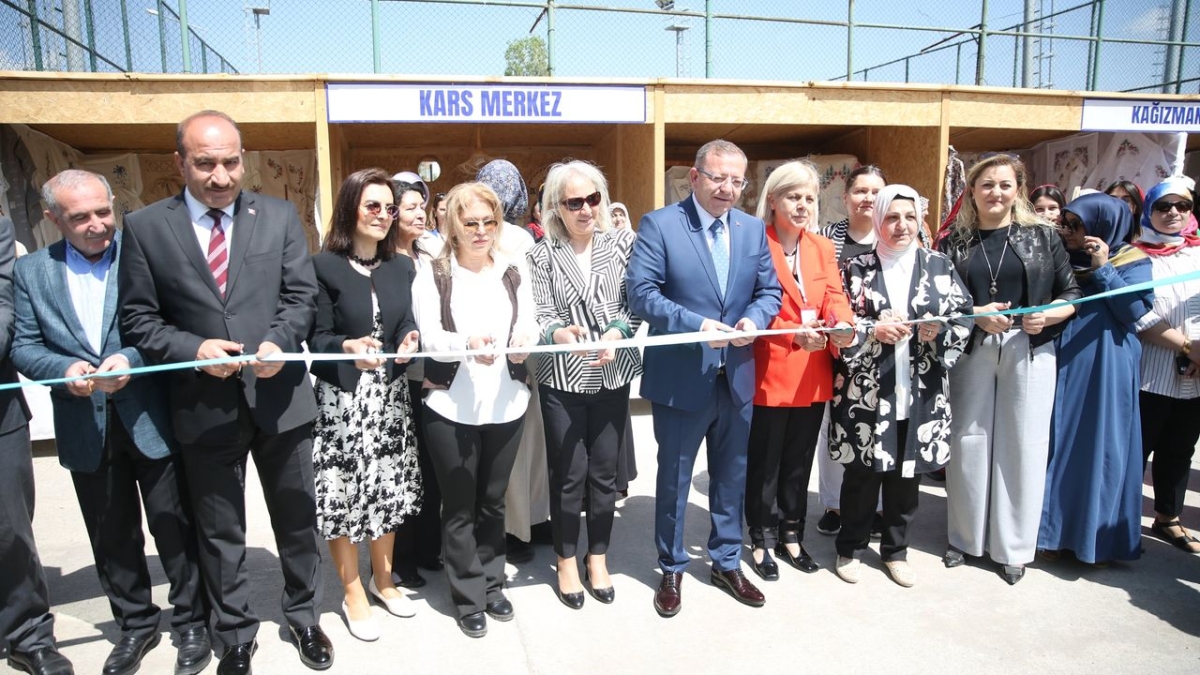 Kars’ta Hayat Boyu Öğrenme Haftası coşkuyla başladı