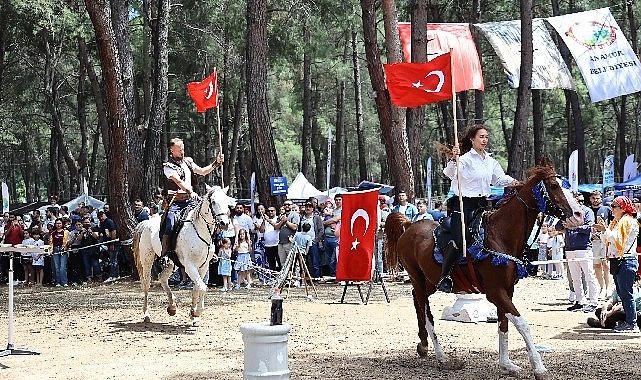 Antalyalılar 4. Uluslararası Yörük Türkmen Festivali'ne akın etti