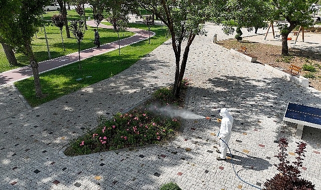 Selçuklu'da yeşil alanların ilaçlama çalışmaları devam ediyor