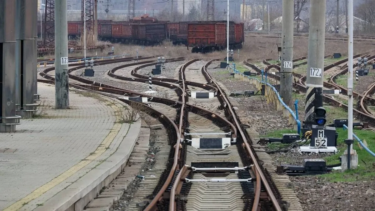 Rusya’da yolcu treni üzerine köprü çöktü: 7 ölü