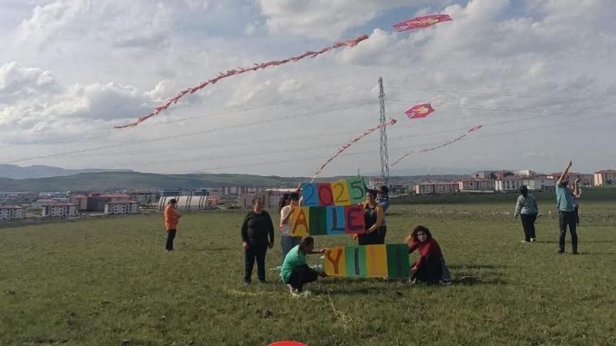 Kars’ta özel bireyler için uçurtma etkinliği düzenlendi