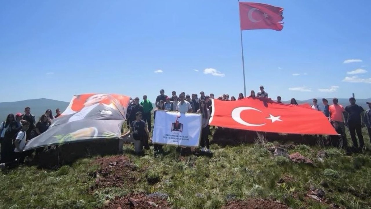 Kars Özel Çelik Başarı öğrencileri Yahni Dağı’nda doğayla buluştu
