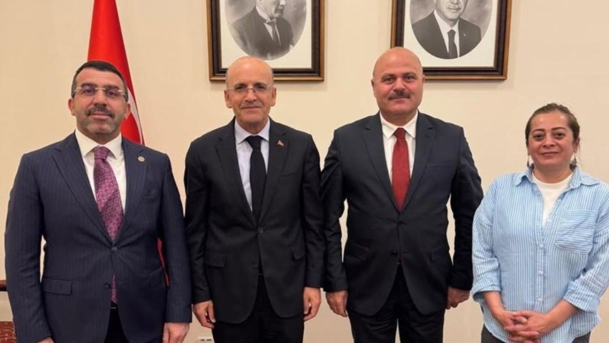 Kars Milletvekili Adem Çalkın, Hazine ve Maliye Bakanı Mehmet Şimşek'i ziyaret etti