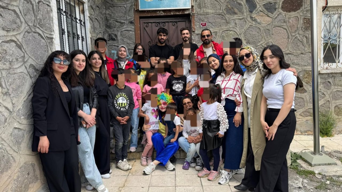 Gençiyilik Kulübü’nden Karne ve Bayram öncesi anlamlı hediye dağıtımı