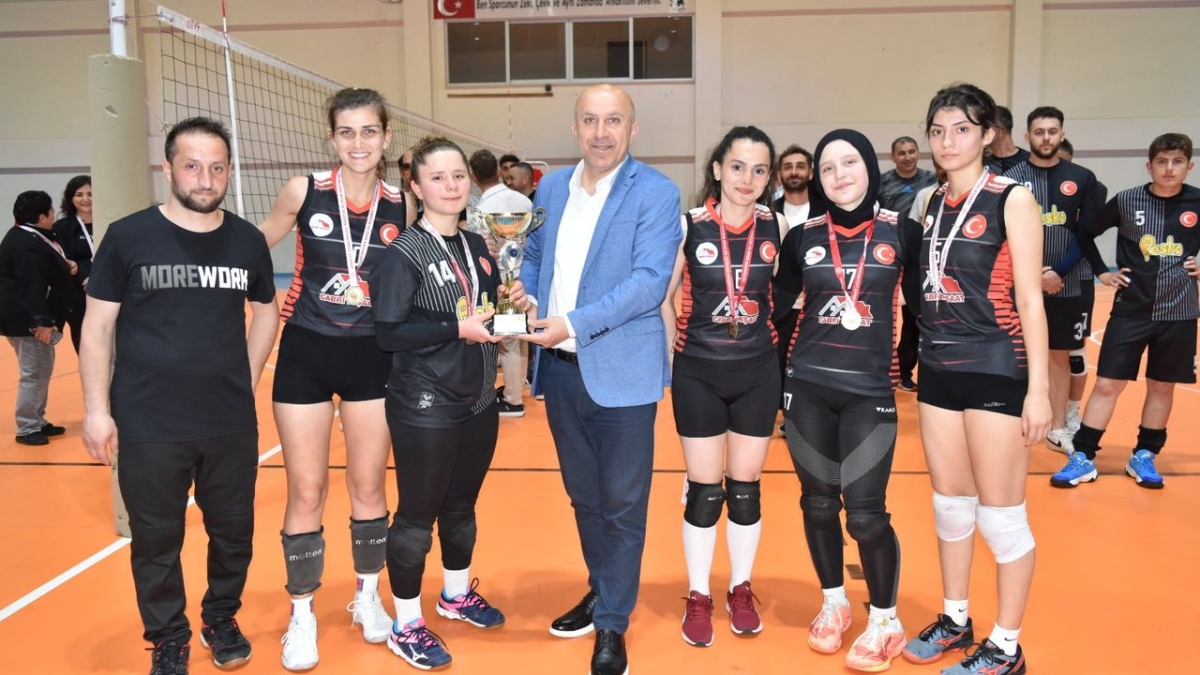 Voleybolun büyükleri belli oldu