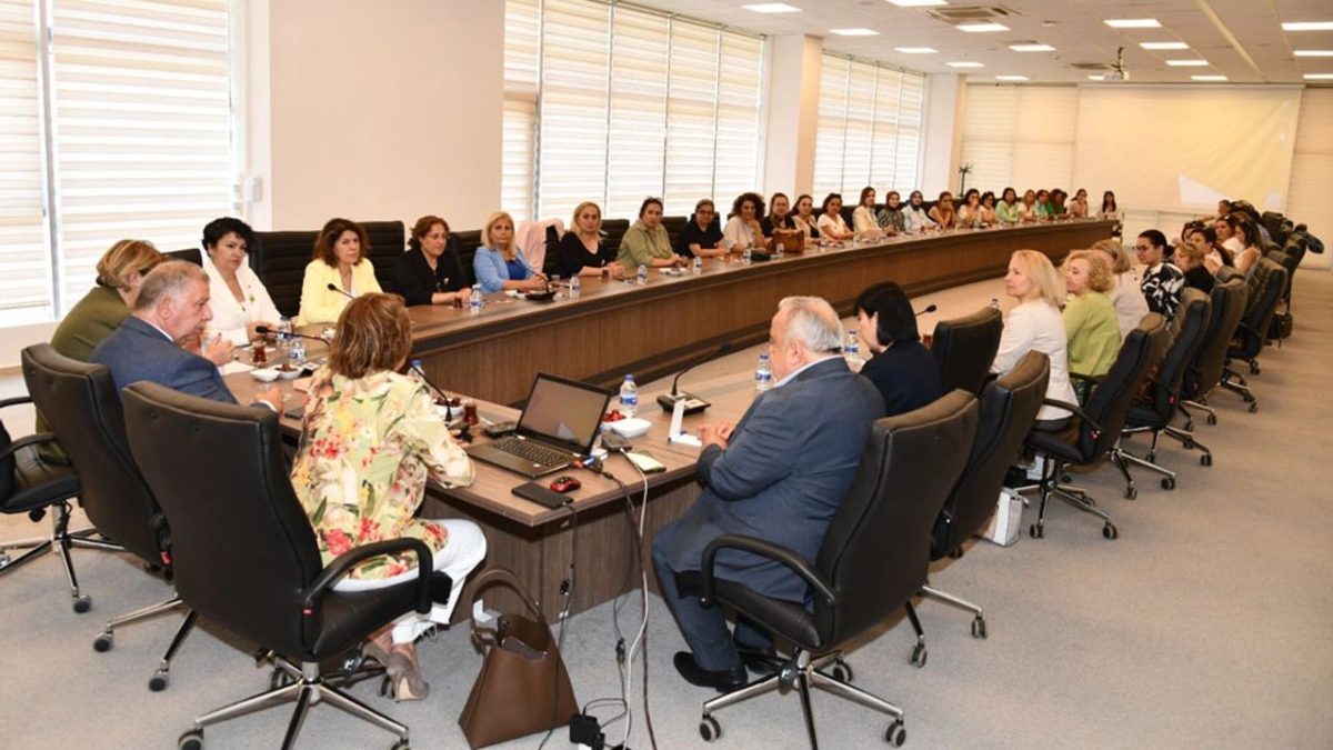 Girişimci kadınlar Isparta'da geleceği konuştu