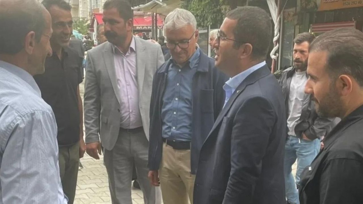 Kaymakam Okan Daştan’dan semt pazarına ziyaret: “Halkla iç içe, esnafa destek”