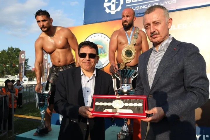 Başpehlivanlık Unvanı Kocaeli’de Orhan Okulu’ya Gitti