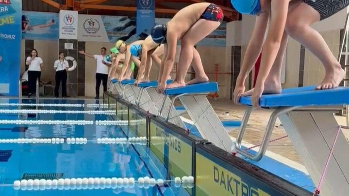 Türkiye Yüzme Şampiyonası Kars’ta gerçekleşti!