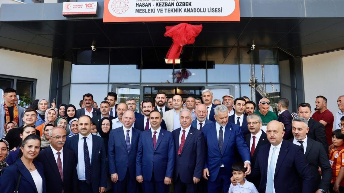 Dursun Aydın Özbek Şebinkarahisar'a okul yaptırdı
