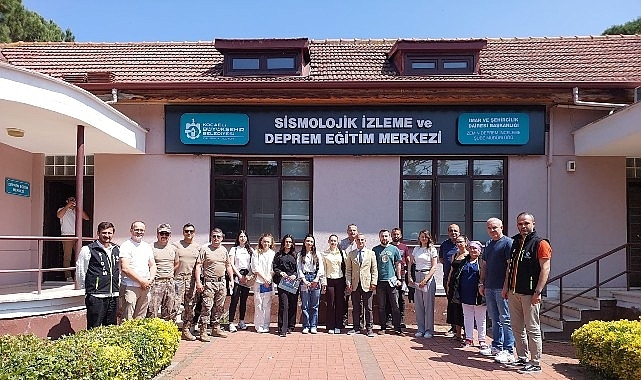Büyükşehir'den emniyet personeline deprem eğitimi